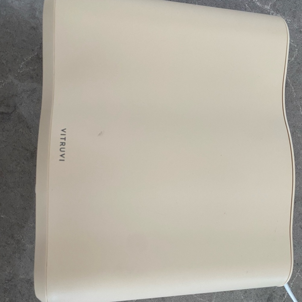 Vitruvi Cloud Humidifier/Diffuser in sand